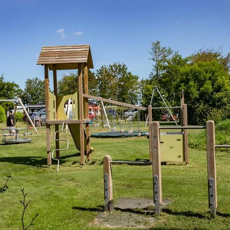 Chalet 556 Op Recreatiepark De Wielen Синт-Мартен Экстерьер фото